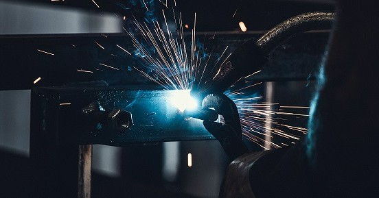 5 Manufacturing industry challenges solved through intelligent information management | welding