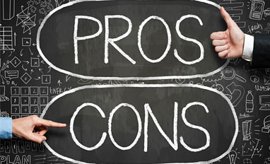 Centralised vs. Decentralised Record Centres: Pros and Cons- Pros and Cons / Blackboard concept